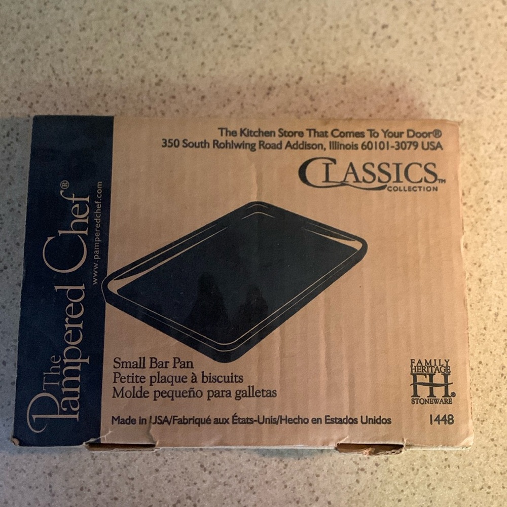 Pampered Chef Small Bar Pan New in Box